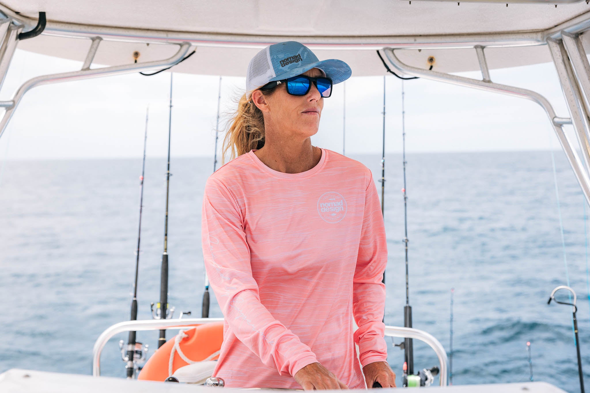 Nomad Design Womens Tech Fishing Shirt - Coral Swell Large